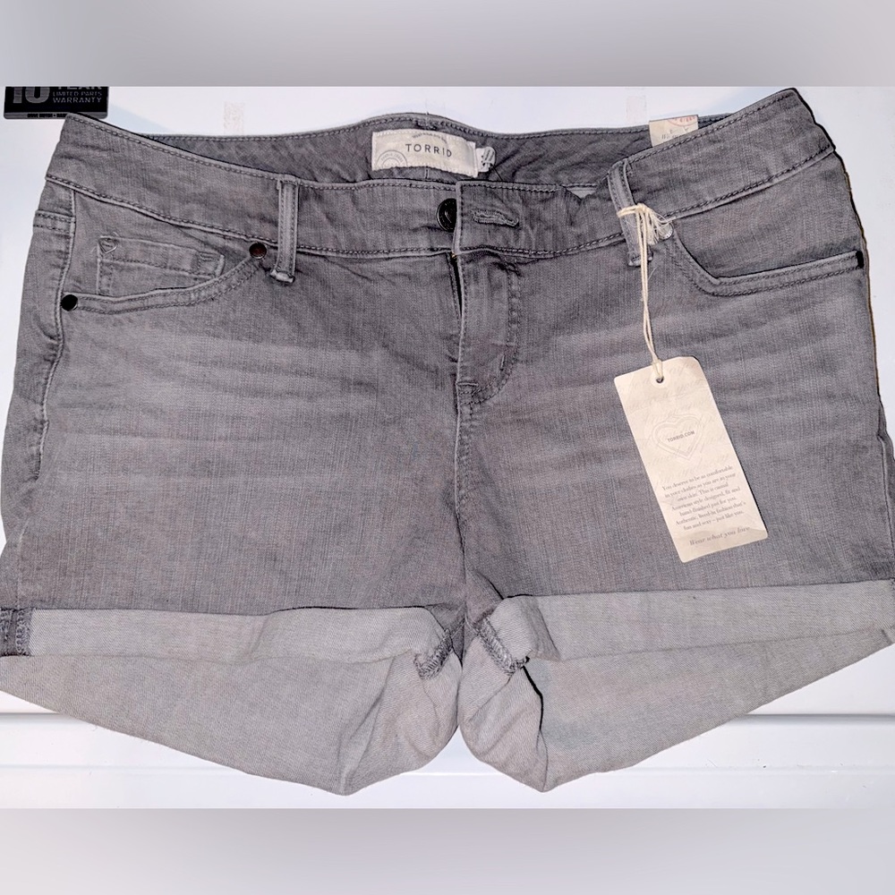 Torrid Shorts size 14 still has tags